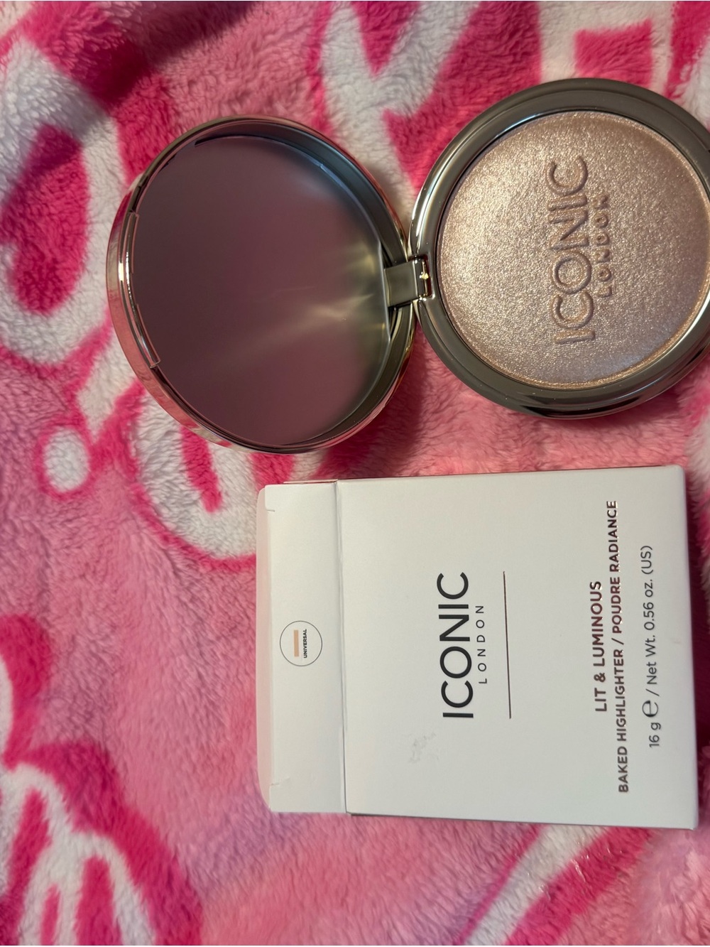 Iconic London Lit & Luminous Baked Highlighter – Universal New In Box
